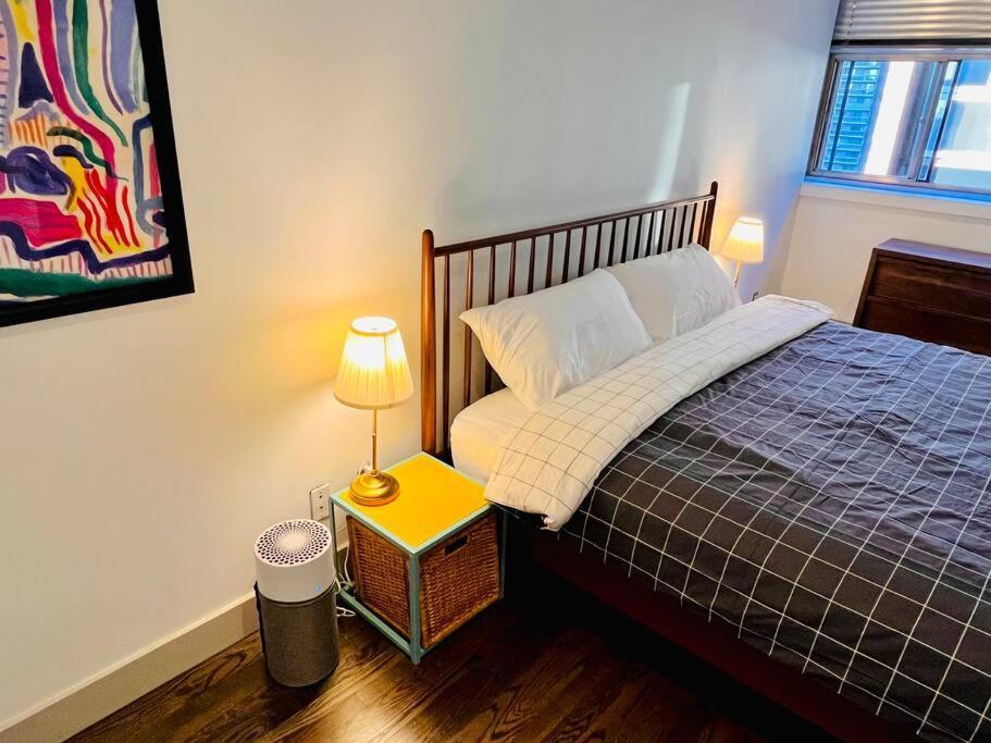 Sunny Penthouse On 17th Ave, 1 Bedroom, 1 Loft Bed With Ladder, 1 Sofa Bed, Sleeps 6, Downtown Apartment